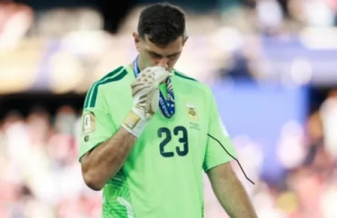 مارتينيز يثير الشكوك حول مستقبله مع منتخب الأرجنتين