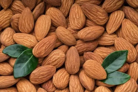 الكمية المثالية من اللوز يوميًا.. فوائد تتجاوز صحة القلب