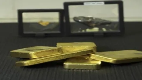 سعر الذهب اليوم.. «النفيس» يهبط 2% وسط مخاوف التضخم والفائدة