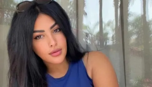 نرمين ماهر تظهر على كرسي متحرك