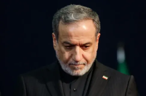 إيران تدعو للحوار لاحتواء التصعيد بين السعودية والحوثيين