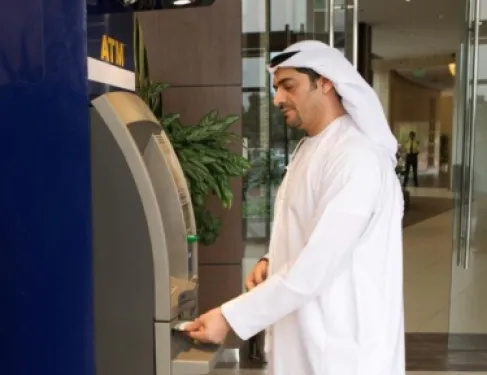 عقبات في التحويلات المصرفية بين السعودية والإمارات
