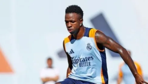 ريال مدريد يحسم موقفه من بيع فينيسيوس إلى أرسنال