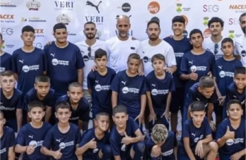 بالفيديو .. غوارديولا يستضيف 25 طفلا فلسطينيا بمعسكره الصيفي