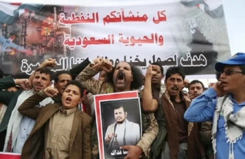 رويترز: خالد بن سلمان حث واشنطن على تجنب استهداف الحوثيين
