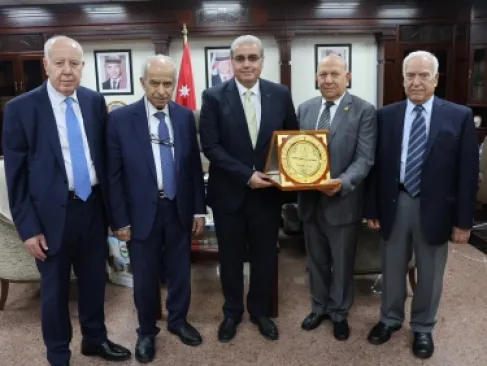 وزارة الصحة وجامعة ابن سينا للعلوم الطبية توقعان اتفاقية تعاون لتعزيز التدريب السريري لطلبة الطب في مستشفيات الوزارة
