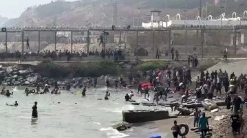 اسبانيا : نحو 49 ألف مهاجر عبروا الحدود من سبتة خلال أيام
