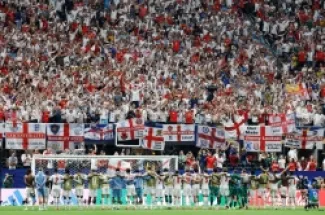 مشجعو إنجلترا أمام معضلة الحصول على تذكرة لحضور مباراة المكسيك في كأس العالم