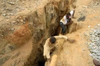مليونا عامل ينتجون نحو 80% من كمية الذهب المستخرج في السودان