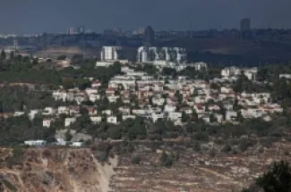 مستوطنة جفعات زئيف يقطنها أكثر من 35 ألف مستوطن إسرائيلي