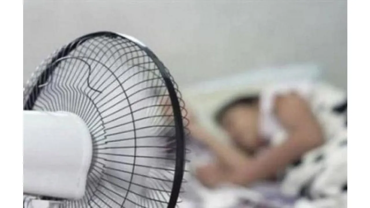 كيف يمكن تجنب الأضرار الصحية للمروحة أثناء نومنا ليلاً؟ 
