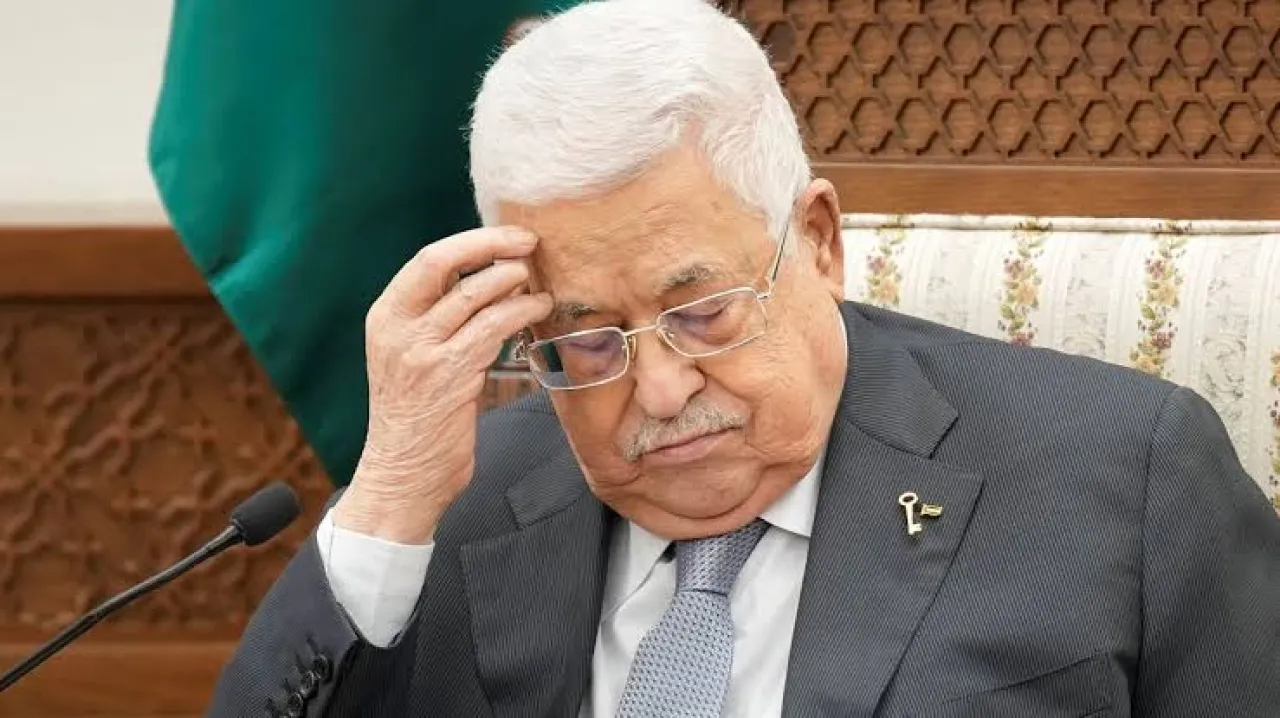 استطلاع رأي: 79% يرون السلطة الفلسطينية عبئًا و70% يطالبون برحيل عباس #عاجل 