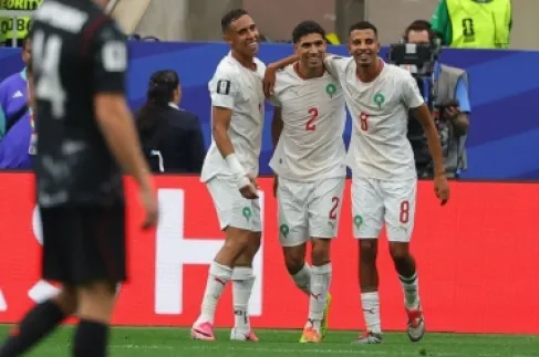 لتعويض إصابة دي يونغ .. برشلونة يستهدف ضم نجم المغرب