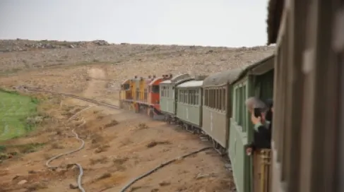 أبو غوش: لسنا ضد السكك الحديدية لكن نرفض مساواتها بالطرق
