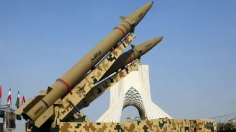 طهران تعتبر أي تهديد من خصومها (حقيقياً وقائماً) رغم تعليق ترامب للضربات
