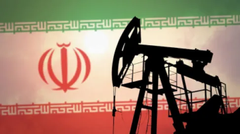 النفط يهوي بعد إلغاء ترمب لهجوم على إيران أملا في إبرام اتفاق