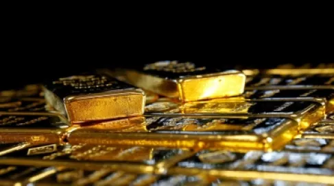 الذهب يرتفع مع تراجع النفط