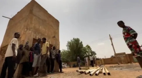 الإظلام التام يخيم على مدن كبرى: كيف يُجابه السودانيون انقطاع الكهرباء؟