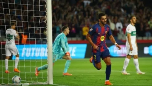 فيران توريس يضع برشلونة ومدربه فليك في حالة انتظار