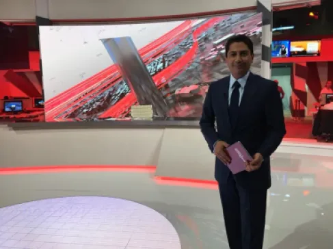 المذيع طارق العاص يواجه كلبا شاردا