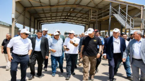 الحكومة تتحرك لتذليل معيقات الترانزيت بين الأردن والعراق من معبر الكرامة