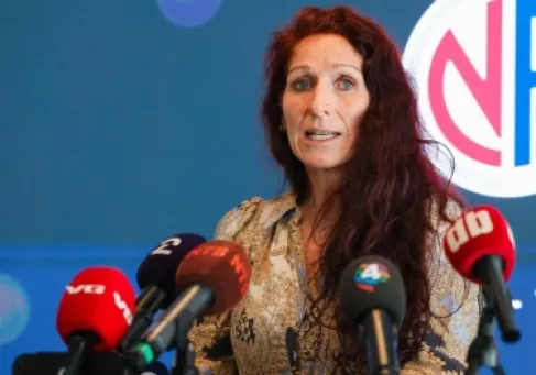 مناهضة لإسرائيل وأحرجت إنفانتينو .. بلاتر يدعو لتولية امرأة عرش فيفا