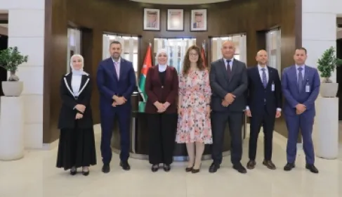 (الشرق الأوسط) و(الحسين للسرطان) تبحثان شراكة نوعية لتوظيف الذكاء الاصطناعي في تطوير الرعاية الصحية
