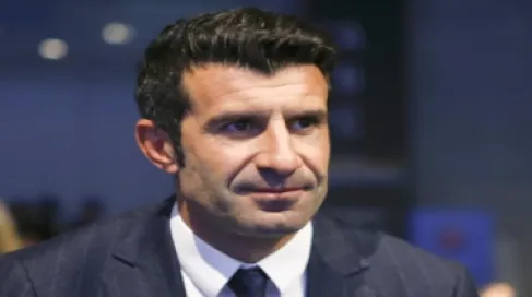 لويس فيغو يطالب برحيل إنفانتينو ويصفه بـ