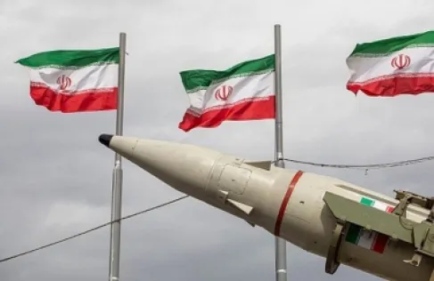 إيران تحذر دول الخليج من استهداف منشآتها النفطية
