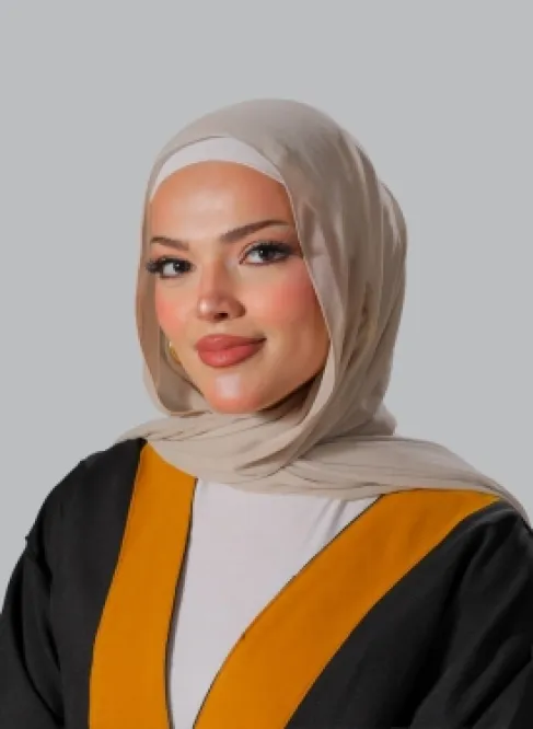 الدكتورة آية العضايلة تتوج مسيرتها بتخرجها من طب أسنان الأردنية بامتياز
