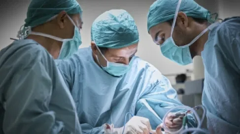 عملية نوعية في الكرك.. استئصال ورم خطير من دماغ مريضة بنجاح