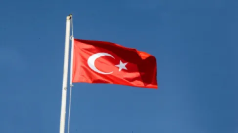 تركيا تطالب روسيا وأوكرانيا بتعليق الهجمات في البحر الأسود