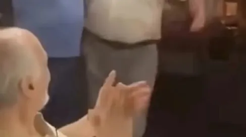 أول ظهور.. فيديو لبشار الجعفري بحفل صاخب في موسكو يثير غضبا