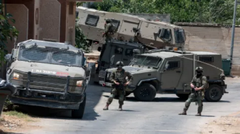 إصابة فلسطيني واعتقال 15 خلال اقتحامات الاحتلال في نابلس وبيت لحم