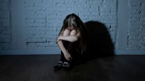 أثر خفي لإساءات الطفولة.. تراجع الرضا عن العلاقات العاطفية