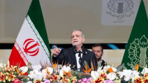 بزشكيان يكشف كواليس لقائه خامنئي.. ووصية حمّله إياها