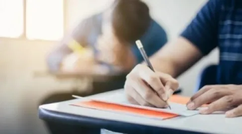 طالبتان من الأغوار تحصدان أول مركزين بتخصص الزراعة