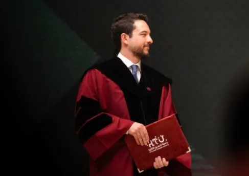 ولي العهد يرعى حفل تخريج الفوج السادس من طلبة جامعة الحسين التقنية
