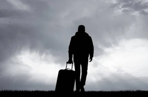 الإمارات.. أب يلجأ إلى القضاء لإلزام ابنه بمغادرة منزل الأسرة