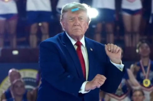 ترمب يعلن الإبقاء على الحصار البحري لإيران والسيطرة الكاملة على مضيق هرمز