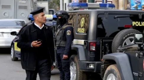 مصر.. طفلة تقتل جدها بمسدسه