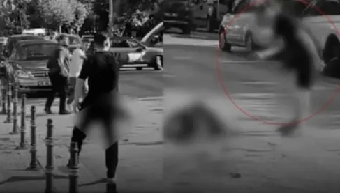 تركي يطعن صديقه في الشارع ثم توقف ليعاتبه