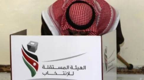 الإدارية النيابية: أوصينا برفع سن الترشح للبلديات إلى 25 عاما