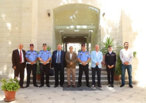 وفد من المعهد المروري يزور جامعة البترا لبحث تعزيز التعاون في مجال التوعية المرورية
