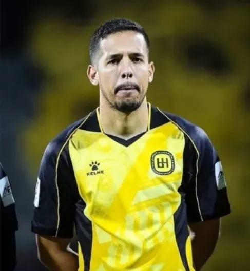 الحسين يجدد عقد البرازيلي بيدرو