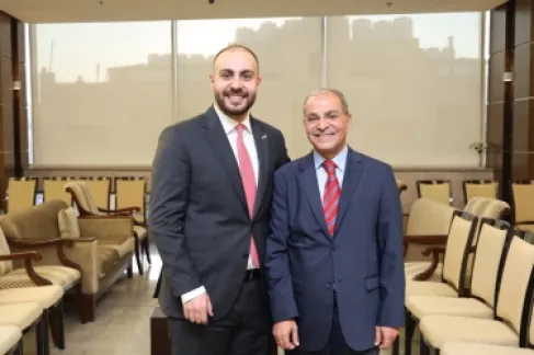 خطوبة الدكتور عمر رياض أبو قرع