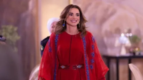الملكة رانيا تهنئ بمولودتين توأم وتكشف عن اسميهما