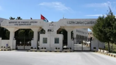 الأردن يعزي إندونيسيا بضحايا الزلزال الذي ضرب مناطق فيها