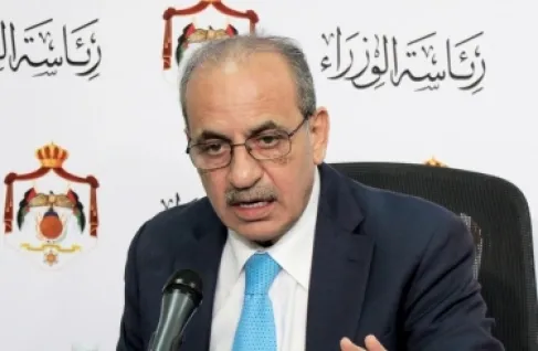 وزير الإدارة المحلية يعلن تثبيت 6 آلاف عامل مياومة