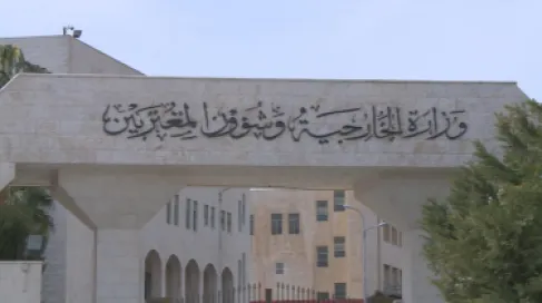 الصفدي ونظيره القطري يبحثان خفض التصعيد وتعزيز الاستقرار في المنطقة